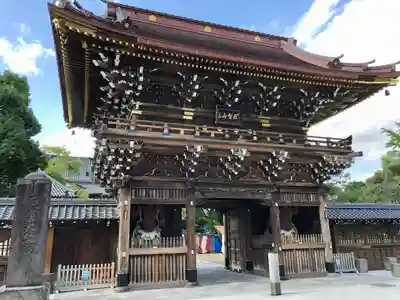 西新井大師総持寺の山門・神門