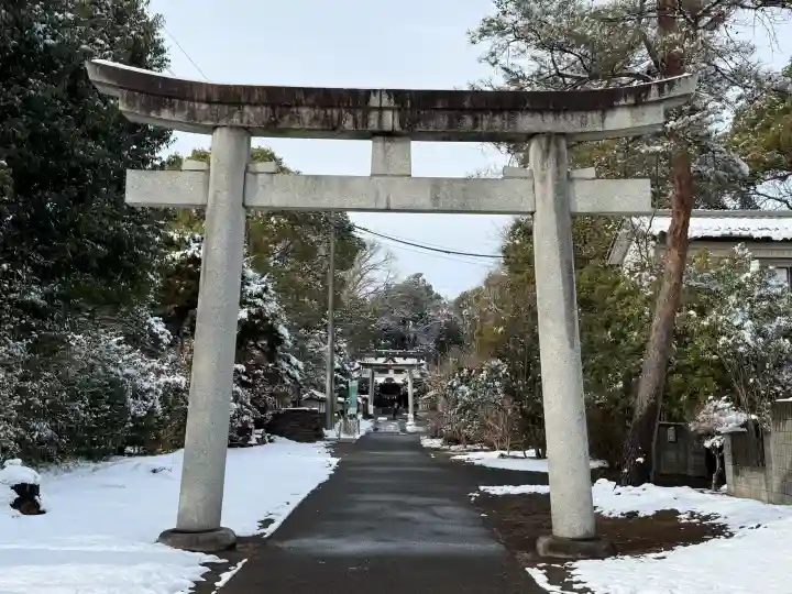 玉敷神社の{uncategorized: "未分類", other: "その他", undefined: "問題あり", building: "その他建物", grave: "お墓", sacred_gate: "鳥居", guardian: "狛犬", statue: "像", buddha: "仏像", history: "歴史", nature: "自然", garden: "庭園", animal: "動物", pagoda: "塔", temizu: "手水舎", mountain_gate: "山門・神門", sanctuary: "本殿・本堂", subordinate: "末社・摂社", art: "芸術", scenery: "景色", jizo: "地蔵", ema: "絵馬", goshuin: "御朱印", omikuji: "おみくじ", items: "授与品その他", amulet: "お守り", goshuincho: "御朱印帳", eats: "食事", festival: "お祭り", votive_dance: "神楽", shichigosan: "七五三参", wedding: "結婚式", experience: "体験その他", initially: "初詣", around: "周辺", anti_infection: "感染症対策"}