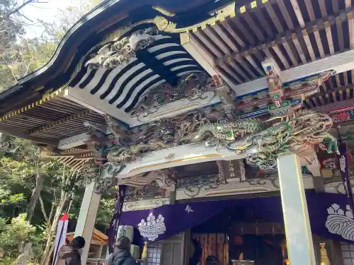 宝登山神社の{uncategorized: "未分類", other: "その他", undefined: "問題あり", building: "その他建物", grave: "お墓", sacred_gate: "鳥居", guardian: "狛犬", statue: "像", buddha: "仏像", history: "歴史", nature: "自然", garden: "庭園", animal: "動物", pagoda: "塔", temizu: "手水舎", mountain_gate: "山門・神門", sanctuary: "本殿・本堂", subordinate: "末社・摂社", art: "芸術", scenery: "景色", jizo: "地蔵", ema: "絵馬", goshuin: "御朱印", omikuji: "おみくじ", items: "授与品その他", amulet: "お守り", goshuincho: "御朱印帳", eats: "食事", festival: "お祭り", votive_dance: "神楽", shichigosan: "七五三参", wedding: "結婚式", experience: "体験その他", initially: "初詣", around: "周辺", anti_infection: "感染症対策"}