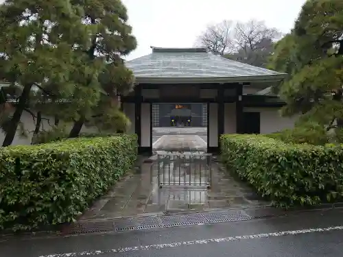 満願寺の山門