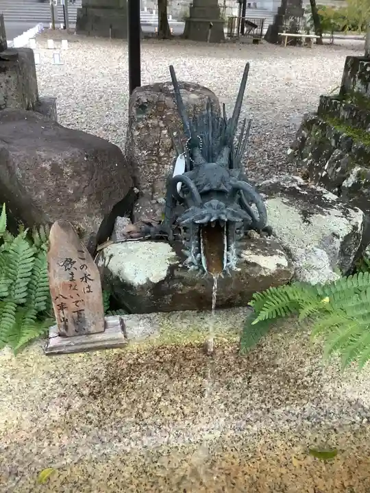 八事山 興正寺の手水舎