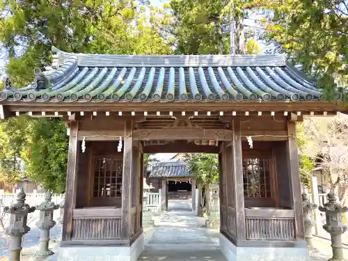 由加神社（和気由加神社）の山門・神門