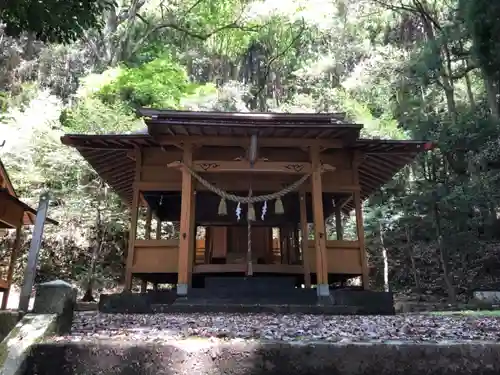 塚原神社の本殿・本堂