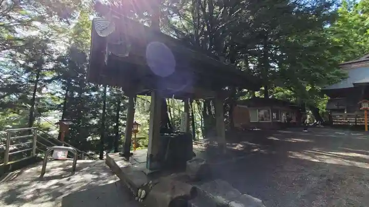 新倉富士浅間神社の手水舎