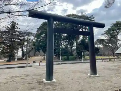 埼玉縣護國神社の{uncategorized: "未分類", other: "その他", undefined: "問題あり", building: "その他建物", grave: "お墓", sacred_gate: "鳥居", guardian: "狛犬", statue: "像", buddha: "仏像", history: "歴史", nature: "自然", garden: "庭園", animal: "動物", pagoda: "塔", temizu: "手水舎", mountain_gate: "山門・神門", sanctuary: "本殿・本堂", subordinate: "末社・摂社", art: "芸術", scenery: "景色", jizo: "地蔵", ema: "絵馬", goshuin: "御朱印", omikuji: "おみくじ", items: "授与品その他", amulet: "お守り", goshuincho: "御朱印帳", eats: "食事", festival: "お祭り", votive_dance: "神楽", shichigosan: "七五三参", wedding: "結婚式", experience: "体験その他", initially: "初詣", around: "周辺", anti_infection: "感染症対策"}