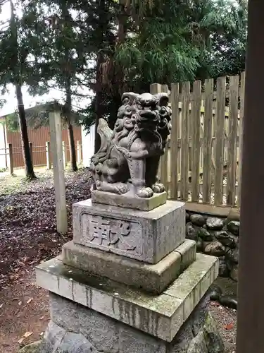 仲神社の狛犬