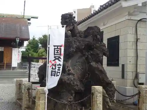 鶴見神社の狛犬