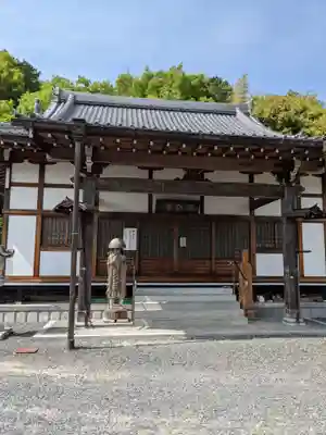 弥勒寺の本殿・本堂