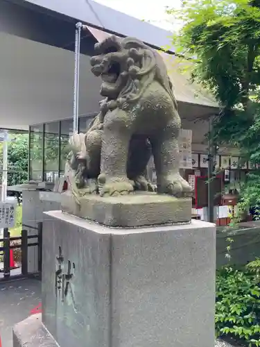 鳩森八幡神社の狛犬