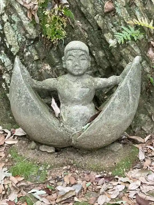 桃太郎神社(栗栖)の像