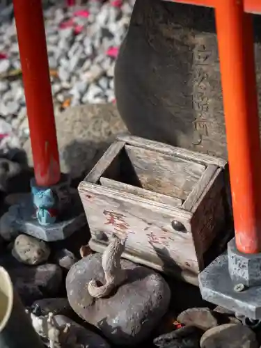 東京羽田 穴守稲荷神社の{uncategorized: "未分類", other: "その他", undefined: "問題あり", building: "その他建物", grave: "お墓", sacred_gate: "鳥居", guardian: "狛犬", statue: "像", buddha: "仏像", history: "歴史", nature: "自然", garden: "庭園", animal: "動物", pagoda: "塔", temizu: "手水舎", mountain_gate: "山門・神門", sanctuary: "本殿・本堂", subordinate: "末社・摂社", art: "芸術", scenery: "景色", jizo: "地蔵", ema: "絵馬", goshuin: "御朱印", omikuji: "おみくじ", items: "授与品その他", amulet: "お守り", goshuincho: "御朱印帳", eats: "食事", festival: "お祭り", votive_dance: "神楽", shichigosan: "七五三参", wedding: "結婚式", experience: "体験その他", initially: "初詣", around: "周辺", anti_infection: "感染症対策"}