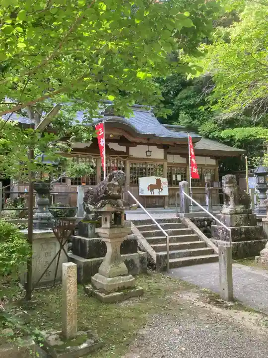 三都神社の{uncategorized: "未分類", other: "その他", undefined: "問題あり", building: "その他建物", grave: "お墓", sacred_gate: "鳥居", guardian: "狛犬", statue: "像", buddha: "仏像", history: "歴史", nature: "自然", garden: "庭園", animal: "動物", pagoda: "塔", temizu: "手水舎", mountain_gate: "山門・神門", sanctuary: "本殿・本堂", subordinate: "末社・摂社", art: "芸術", scenery: "景色", jizo: "地蔵", ema: "絵馬", goshuin: "御朱印", omikuji: "おみくじ", items: "授与品その他", amulet: "お守り", goshuincho: "御朱印帳", eats: "食事", festival: "お祭り", votive_dance: "神楽", shichigosan: "七五三参", wedding: "結婚式", experience: "体験その他", initially: "初詣", around: "周辺", anti_infection: "感染症対策"}
