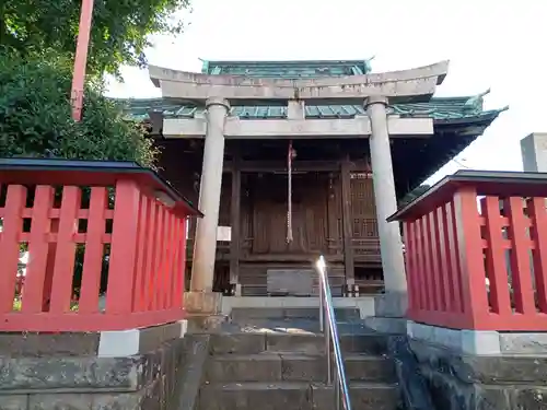 六塚稲荷神社の鳥居