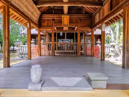 魚入神社の本殿・本堂