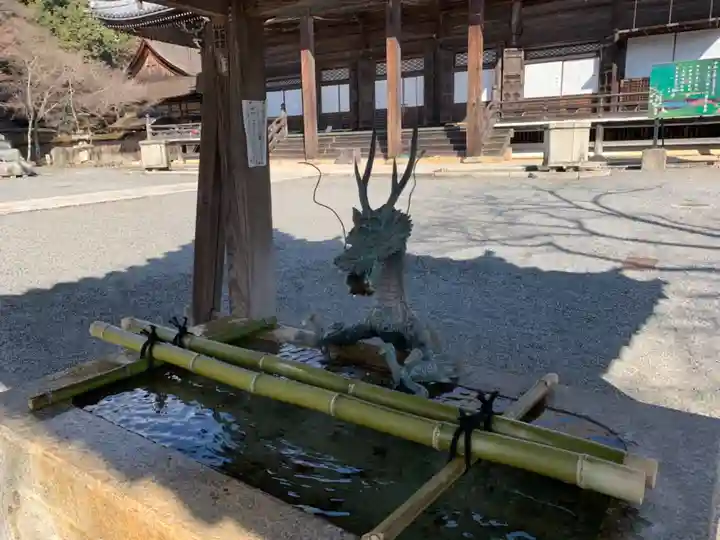 西教寺の手水舎