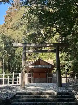 瀧原宮(皇大神宮別宮)の{uncategorized: "未分類", other: "その他", undefined: "問題あり", building: "その他建物", grave: "お墓", sacred_gate: "鳥居", guardian: "狛犬", statue: "像", buddha: "仏像", history: "歴史", nature: "自然", garden: "庭園", animal: "動物", pagoda: "塔", temizu: "手水舎", mountain_gate: "山門・神門", sanctuary: "本殿・本堂", subordinate: "末社・摂社", art: "芸術", scenery: "景色", jizo: "地蔵", ema: "絵馬", goshuin: "御朱印", omikuji: "おみくじ", items: "授与品その他", amulet: "お守り", goshuincho: "御朱印帳", eats: "食事", festival: "お祭り", votive_dance: "神楽", shichigosan: "七五三参", wedding: "結婚式", experience: "体験その他", initially: "初詣", around: "周辺", anti_infection: "感染症対策"}