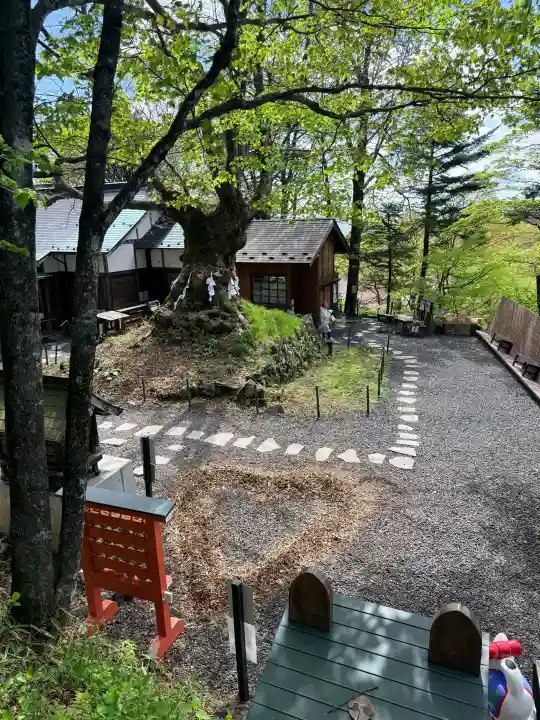 熊野皇大神社の{uncategorized: "未分類", other: "その他", undefined: "問題あり", building: "その他建物", grave: "お墓", sacred_gate: "鳥居", guardian: "狛犬", statue: "像", buddha: "仏像", history: "歴史", nature: "自然", garden: "庭園", animal: "動物", pagoda: "塔", temizu: "手水舎", mountain_gate: "山門・神門", sanctuary: "本殿・本堂", subordinate: "末社・摂社", art: "芸術", scenery: "景色", jizo: "地蔵", ema: "絵馬", goshuin: "御朱印", omikuji: "おみくじ", items: "授与品その他", amulet: "お守り", goshuincho: "御朱印帳", eats: "食事", festival: "お祭り", votive_dance: "神楽", shichigosan: "七五三参", wedding: "結婚式", experience: "体験その他", initially: "初詣", around: "周辺", anti_infection: "感染症対策"}