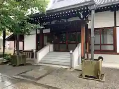 願泉寺の本殿