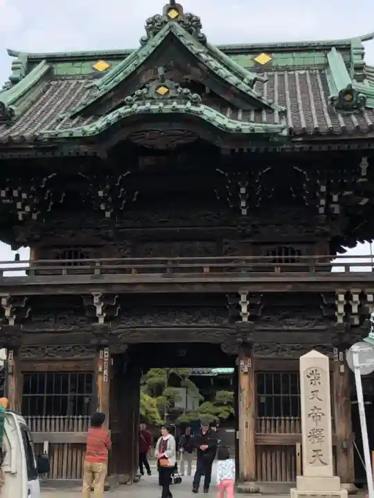 題経寺(柴又帝釈天)の山門・神門