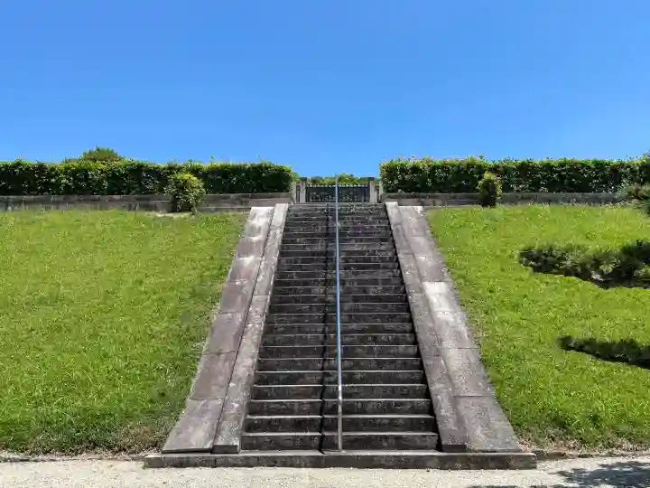 崇神天皇 山邊道勾岡上陵(奈良県)