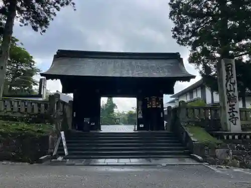 輪王寺の山門