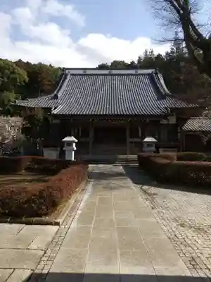月崇寺の本殿・本堂