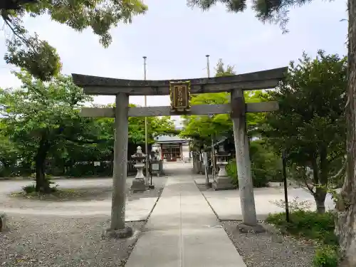 阿久刀神社の{uncategorized: "未分類", other: "その他", undefined: "問題あり", building: "その他建物", grave: "お墓", sacred_gate: "鳥居", guardian: "狛犬", statue: "像", buddha: "仏像", history: "歴史", nature: "自然", garden: "庭園", animal: "動物", pagoda: "塔", temizu: "手水舎", mountain_gate: "山門・神門", sanctuary: "本殿・本堂", subordinate: "末社・摂社", art: "芸術", scenery: "景色", jizo: "地蔵", ema: "絵馬", goshuin: "御朱印", omikuji: "おみくじ", items: "授与品その他", amulet: "お守り", goshuincho: "御朱印帳", eats: "食事", festival: "お祭り", votive_dance: "神楽", shichigosan: "七五三参", wedding: "結婚式", experience: "体験その他", initially: "初詣", around: "周辺", anti_infection: "感染症対策"}