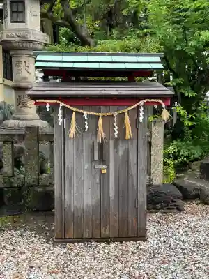 六所宮の{uncategorized: "未分類", other: "その他", undefined: "問題あり", building: "その他建物", grave: "お墓", sacred_gate: "鳥居", guardian: "狛犬", statue: "像", buddha: "仏像", history: "歴史", nature: "自然", garden: "庭園", animal: "動物", pagoda: "塔", temizu: "手水舎", mountain_gate: "山門・神門", sanctuary: "本殿・本堂", subordinate: "末社・摂社", art: "芸術", scenery: "景色", jizo: "地蔵", ema: "絵馬", goshuin: "御朱印", omikuji: "おみくじ", items: "授与品その他", amulet: "お守り", goshuincho: "御朱印帳", eats: "食事", festival: "お祭り", votive_dance: "神楽", shichigosan: "七五三参", wedding: "結婚式", experience: "体験その他", initially: "初詣", around: "周辺", anti_infection: "感染症対策"}
