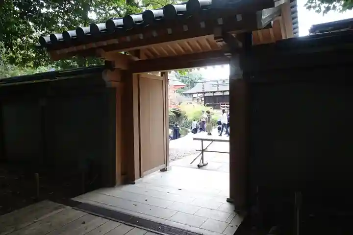 賀茂御祖神社(下鴨神社)の山門・神門