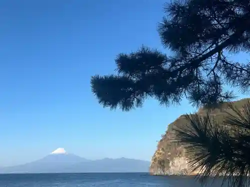 諸口神社の{uncategorized: "未分類", other: "その他", undefined: "問題あり", building: "その他建物", grave: "お墓", sacred_gate: "鳥居", guardian: "狛犬", statue: "像", buddha: "仏像", history: "歴史", nature: "自然", garden: "庭園", animal: "動物", pagoda: "塔", temizu: "手水舎", mountain_gate: "山門・神門", sanctuary: "本殿・本堂", subordinate: "末社・摂社", art: "芸術", scenery: "景色", jizo: "地蔵", ema: "絵馬", goshuin: "御朱印", omikuji: "おみくじ", items: "授与品その他", amulet: "お守り", goshuincho: "御朱印帳", eats: "食事", festival: "お祭り", votive_dance: "神楽", shichigosan: "七五三参", wedding: "結婚式", experience: "体験その他", initially: "初詣", around: "周辺", anti_infection: "感染症対策"}