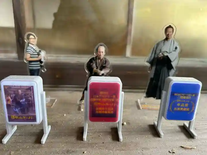 油日神社の{uncategorized: "未分類", other: "その他", undefined: "問題あり", building: "その他建物", grave: "お墓", sacred_gate: "鳥居", guardian: "狛犬", statue: "像", buddha: "仏像", history: "歴史", nature: "自然", garden: "庭園", animal: "動物", pagoda: "塔", temizu: "手水舎", mountain_gate: "山門・神門", sanctuary: "本殿・本堂", subordinate: "末社・摂社", art: "芸術", scenery: "景色", jizo: "地蔵", ema: "絵馬", goshuin: "御朱印", omikuji: "おみくじ", items: "授与品その他", amulet: "お守り", goshuincho: "御朱印帳", eats: "食事", festival: "お祭り", votive_dance: "神楽", shichigosan: "七五三参", wedding: "結婚式", experience: "体験その他", initially: "初詣", around: "周辺", anti_infection: "感染症対策"}