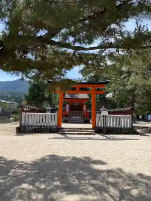 厳島神社の{uncategorized: "未分類", other: "その他", undefined: "問題あり", building: "その他建物", grave: "お墓", sacred_gate: "鳥居", guardian: "狛犬", statue: "像", buddha: "仏像", history: "歴史", nature: "自然", garden: "庭園", animal: "動物", pagoda: "塔", temizu: "手水舎", mountain_gate: "山門・神門", sanctuary: "本殿・本堂", subordinate: "末社・摂社", art: "芸術", scenery: "景色", jizo: "地蔵", ema: "絵馬", goshuin: "御朱印", omikuji: "おみくじ", items: "授与品その他", amulet: "お守り", goshuincho: "御朱印帳", eats: "食事", festival: "お祭り", votive_dance: "神楽", shichigosan: "七五三参", wedding: "結婚式", experience: "体験その他", initially: "初詣", around: "周辺", anti_infection: "感染症対策"}