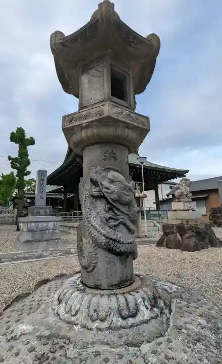 龍神社の{uncategorized: "未分類", other: "その他", undefined: "問題あり", building: "その他建物", grave: "お墓", sacred_gate: "鳥居", guardian: "狛犬", statue: "像", buddha: "仏像", history: "歴史", nature: "自然", garden: "庭園", animal: "動物", pagoda: "塔", temizu: "手水舎", mountain_gate: "山門・神門", sanctuary: "本殿・本堂", subordinate: "末社・摂社", art: "芸術", scenery: "景色", jizo: "地蔵", ema: "絵馬", goshuin: "御朱印", omikuji: "おみくじ", items: "授与品その他", amulet: "お守り", goshuincho: "御朱印帳", eats: "食事", festival: "お祭り", votive_dance: "神楽", shichigosan: "七五三参", wedding: "結婚式", experience: "体験その他", initially: "初詣", around: "周辺", anti_infection: "感染症対策"}