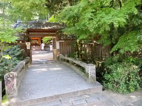 宇治上神社の山門