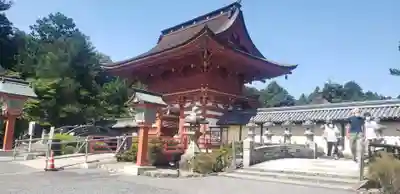 美濃國一宮　南宮大社の山門・神門