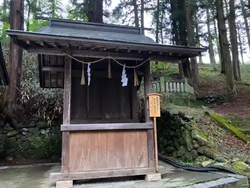 諏訪大社下社春宮の末社・摂社