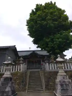 日吉神社の{uncategorized: "未分類", other: "その他", undefined: "問題あり", building: "その他建物", grave: "お墓", sacred_gate: "鳥居", guardian: "狛犬", statue: "像", buddha: "仏像", history: "歴史", nature: "自然", garden: "庭園", animal: "動物", pagoda: "塔", temizu: "手水舎", mountain_gate: "山門・神門", sanctuary: "本殿・本堂", subordinate: "末社・摂社", art: "芸術", scenery: "景色", jizo: "地蔵", ema: "絵馬", goshuin: "御朱印", omikuji: "おみくじ", items: "授与品その他", amulet: "お守り", goshuincho: "御朱印帳", eats: "食事", festival: "お祭り", votive_dance: "神楽", shichigosan: "七五三参", wedding: "結婚式", experience: "体験その他", initially: "初詣", around: "周辺", anti_infection: "感染症対策"}
