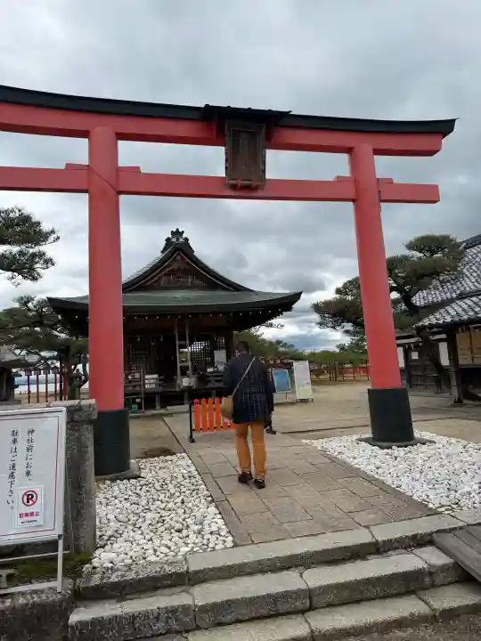 唐崎神社の{uncategorized: "未分類", other: "その他", undefined: "問題あり", building: "その他建物", grave: "お墓", sacred_gate: "鳥居", guardian: "狛犬", statue: "像", buddha: "仏像", history: "歴史", nature: "自然", garden: "庭園", animal: "動物", pagoda: "塔", temizu: "手水舎", mountain_gate: "山門・神門", sanctuary: "本殿・本堂", subordinate: "末社・摂社", art: "芸術", scenery: "景色", jizo: "地蔵", ema: "絵馬", goshuin: "御朱印", omikuji: "おみくじ", items: "授与品その他", amulet: "お守り", goshuincho: "御朱印帳", eats: "食事", festival: "お祭り", votive_dance: "神楽", shichigosan: "七五三参", wedding: "結婚式", experience: "体験その他", initially: "初詣", around: "周辺", anti_infection: "感染症対策"}