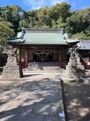 下立松原神社の{uncategorized: "未分類", other: "その他", undefined: "問題あり", building: "その他建物", grave: "お墓", sacred_gate: "鳥居", guardian: "狛犬", statue: "像", buddha: "仏像", history: "歴史", nature: "自然", garden: "庭園", animal: "動物", pagoda: "塔", temizu: "手水舎", mountain_gate: "山門・神門", sanctuary: "本殿・本堂", subordinate: "末社・摂社", art: "芸術", scenery: "景色", jizo: "地蔵", ema: "絵馬", goshuin: "御朱印", omikuji: "おみくじ", items: "授与品その他", amulet: "お守り", goshuincho: "御朱印帳", eats: "食事", festival: "お祭り", votive_dance: "神楽", shichigosan: "七五三参", wedding: "結婚式", experience: "体験その他", initially: "初詣", around: "周辺", anti_infection: "感染症対策"}