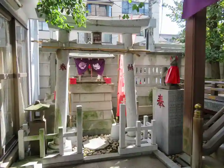 三河稲荷神社の鳥居