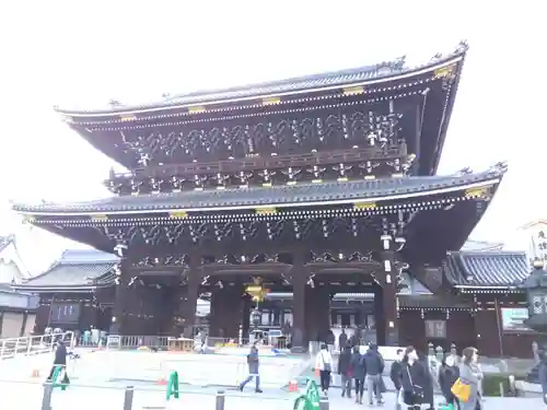 東本願寺（真宗本廟）の山門