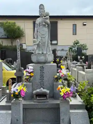 立光寺の{uncategorized: "未分類", other: "その他", undefined: "問題あり", building: "その他建物", grave: "お墓", sacred_gate: "鳥居", guardian: "狛犬", statue: "像", buddha: "仏像", history: "歴史", nature: "自然", garden: "庭園", animal: "動物", pagoda: "塔", temizu: "手水舎", mountain_gate: "山門・神門", sanctuary: "本殿・本堂", subordinate: "末社・摂社", art: "芸術", scenery: "景色", jizo: "地蔵", ema: "絵馬", goshuin: "御朱印", omikuji: "おみくじ", items: "授与品その他", amulet: "お守り", goshuincho: "御朱印帳", eats: "食事", festival: "お祭り", votive_dance: "神楽", shichigosan: "七五三参", wedding: "結婚式", experience: "体験その他", initially: "初詣", around: "周辺", anti_infection: "感染症対策"}