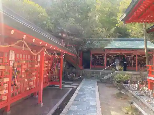 淡嶋神社の{uncategorized: "未分類", other: "その他", undefined: "問題あり", building: "その他建物", grave: "お墓", sacred_gate: "鳥居", guardian: "狛犬", statue: "像", buddha: "仏像", history: "歴史", nature: "自然", garden: "庭園", animal: "動物", pagoda: "塔", temizu: "手水舎", mountain_gate: "山門・神門", sanctuary: "本殿・本堂", subordinate: "末社・摂社", art: "芸術", scenery: "景色", jizo: "地蔵", ema: "絵馬", goshuin: "御朱印", omikuji: "おみくじ", items: "授与品その他", amulet: "お守り", goshuincho: "御朱印帳", eats: "食事", festival: "お祭り", votive_dance: "神楽", shichigosan: "七五三参", wedding: "結婚式", experience: "体験その他", initially: "初詣", around: "周辺", anti_infection: "感染症対策"}