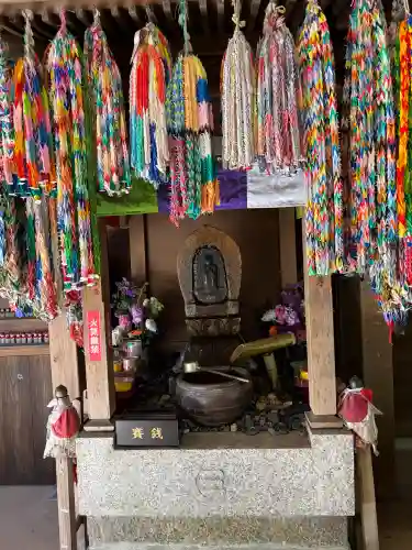 地蔵寺の{uncategorized: "未分類", other: "その他", undefined: "問題あり", building: "その他建物", grave: "お墓", sacred_gate: "鳥居", guardian: "狛犬", statue: "像", buddha: "仏像", history: "歴史", nature: "自然", garden: "庭園", animal: "動物", pagoda: "塔", temizu: "手水舎", mountain_gate: "山門・神門", sanctuary: "本殿・本堂", subordinate: "末社・摂社", art: "芸術", scenery: "景色", jizo: "地蔵", ema: "絵馬", goshuin: "御朱印", omikuji: "おみくじ", items: "授与品その他", amulet: "お守り", goshuincho: "御朱印帳", eats: "食事", festival: "お祭り", votive_dance: "神楽", shichigosan: "七五三参", wedding: "結婚式", experience: "体験その他", initially: "初詣", around: "周辺", anti_infection: "感染症対策"}
