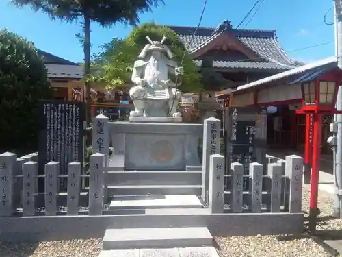 總社 和田八幡宮の像