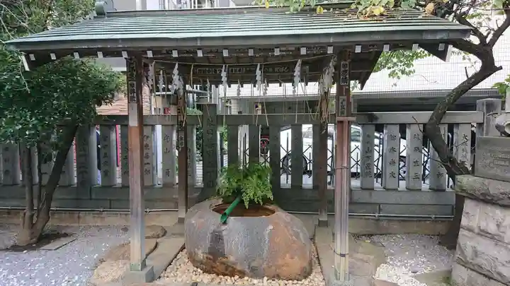 元三島神社の手水舎