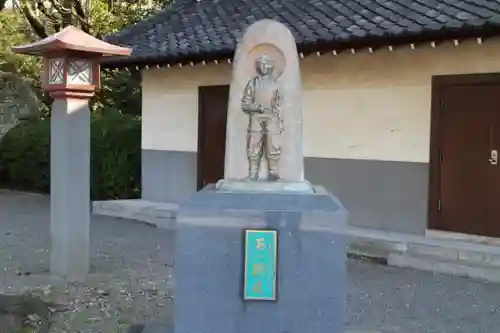 大阪護國神社の像