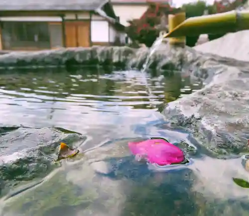勝部神社の手水舎