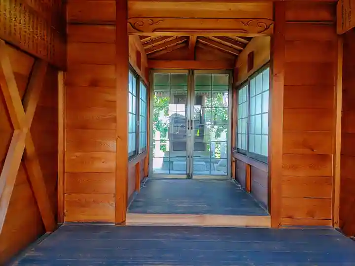 神明社(板葺)の本殿・本堂