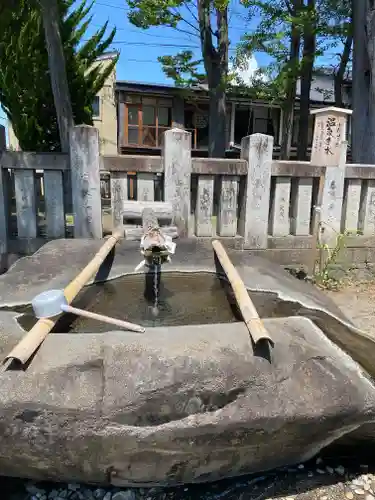 八剣神社の手水舎